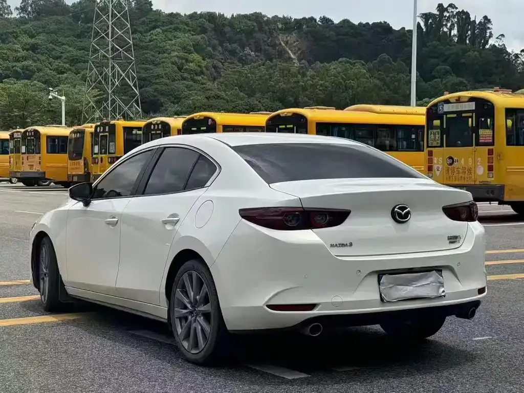 Mazda 3 Axela — фото 3
