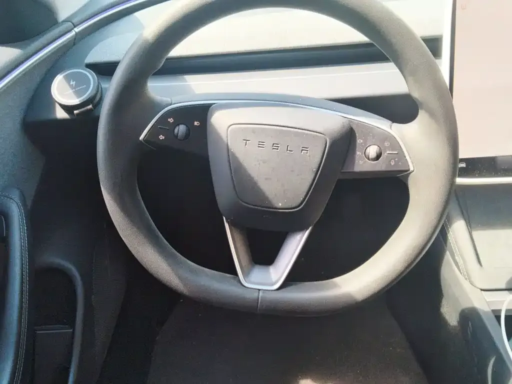 Tesla Model 3 — фото 5