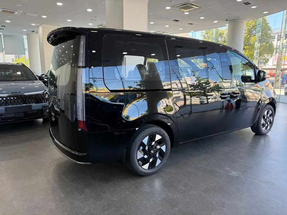 Hyundai Staria — фото 9