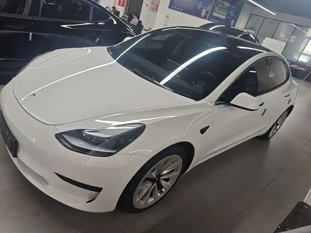 Tesla Model 3 — фото 10