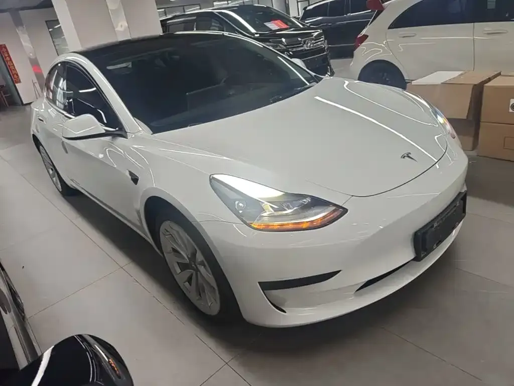Tesla Model 3 — фото 7