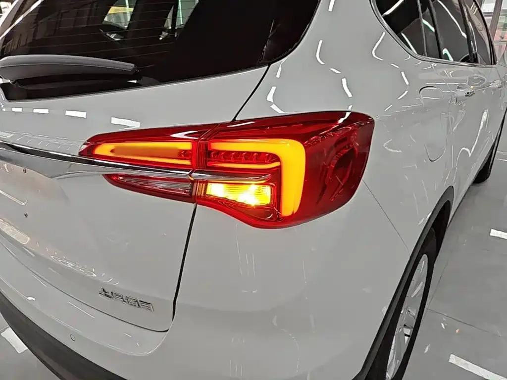 Buick Envision Plus — фото 3