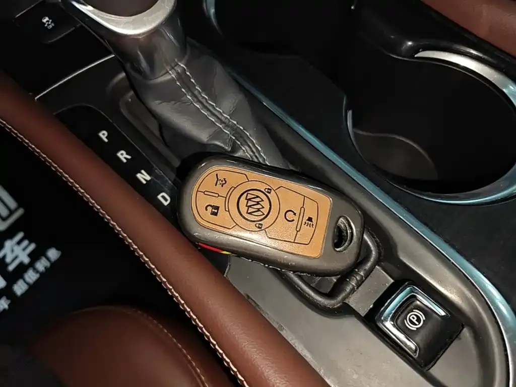 Buick Envision Plus — фото 6