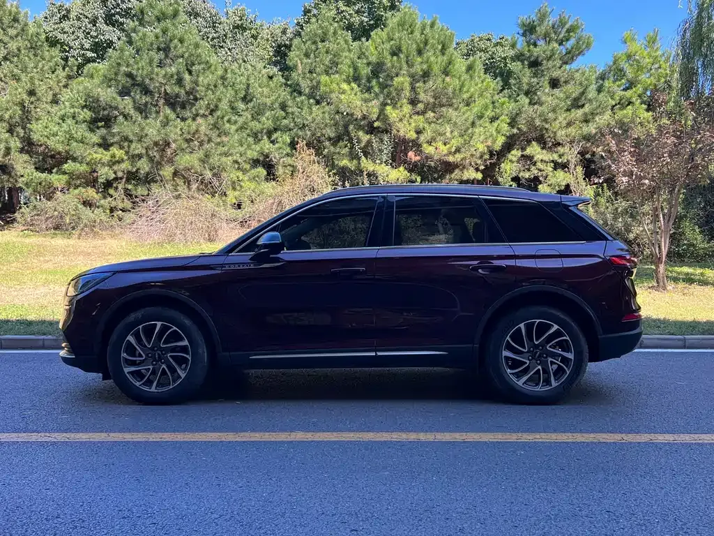 Lincoln Corsair — фото 10