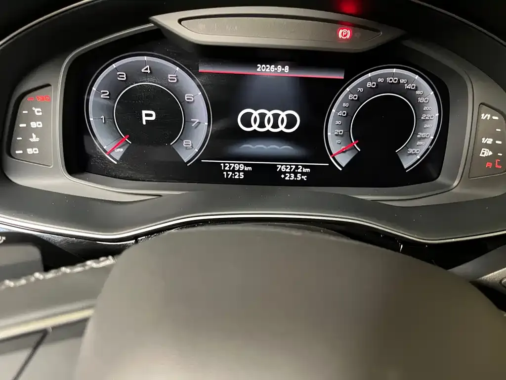 Audi Q7 — фото 7