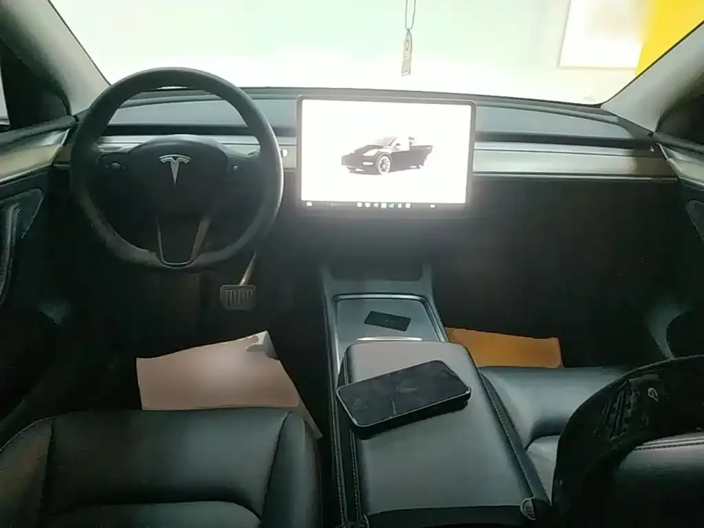 Tesla Model Y — фото 5