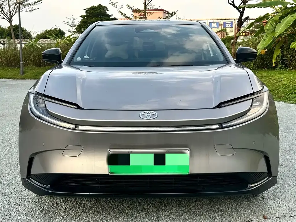 Toyota bZ5 — фото 10