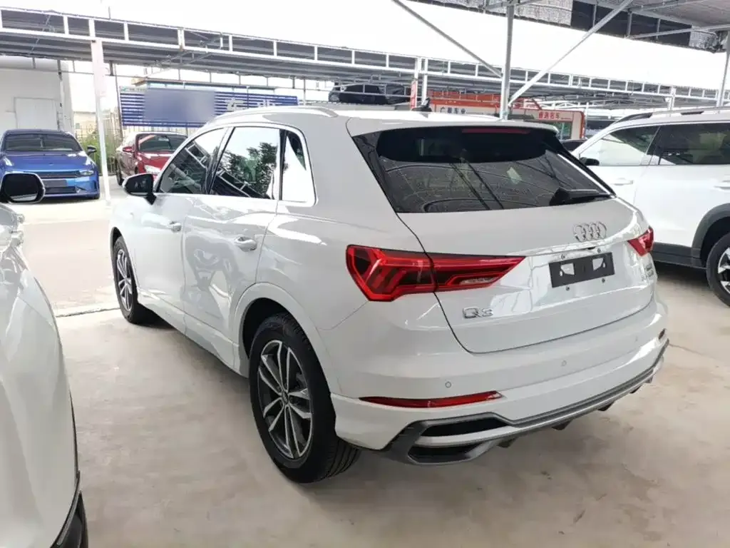 Audi Q3 — фото 10