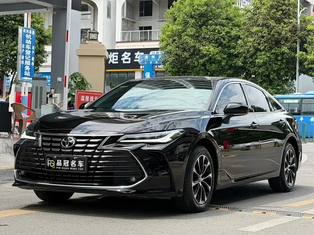 Toyota Avalon — фото 1