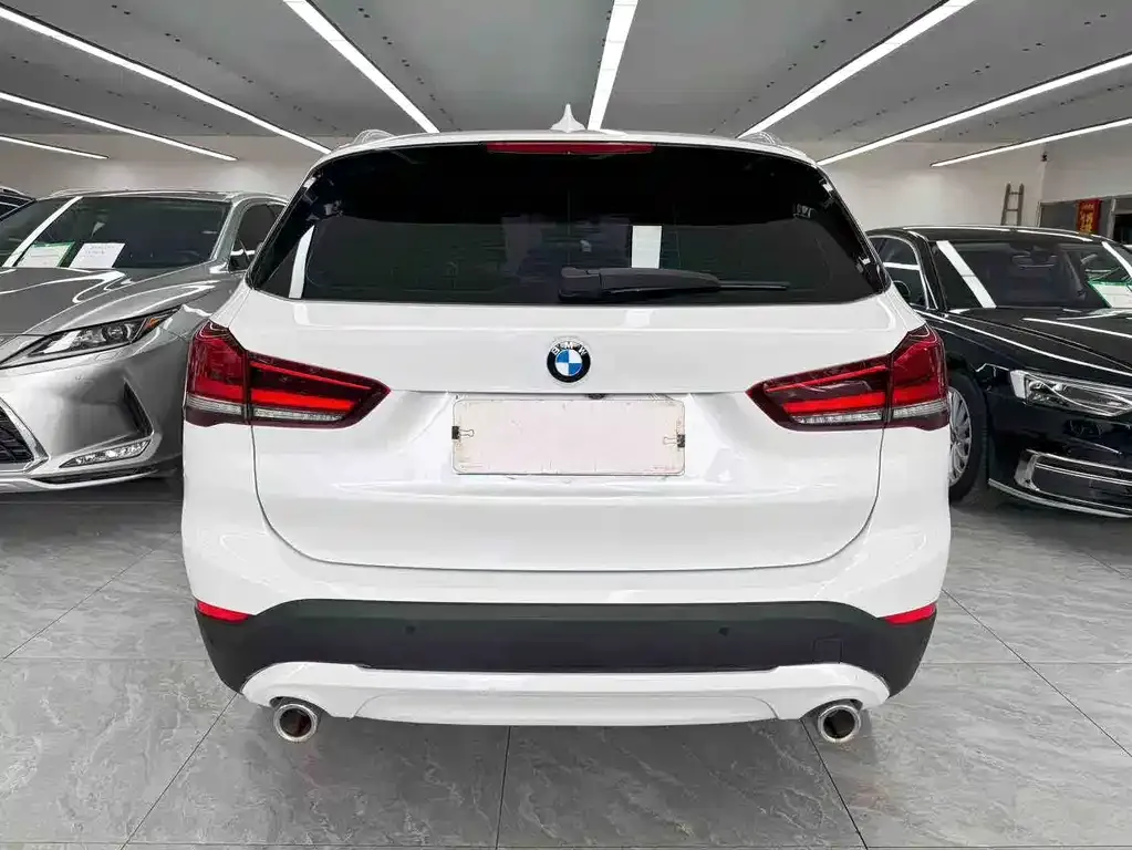 BMW X1 — фото 9