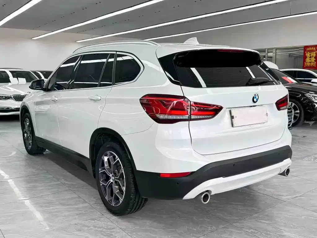 BMW X1 — фото 10