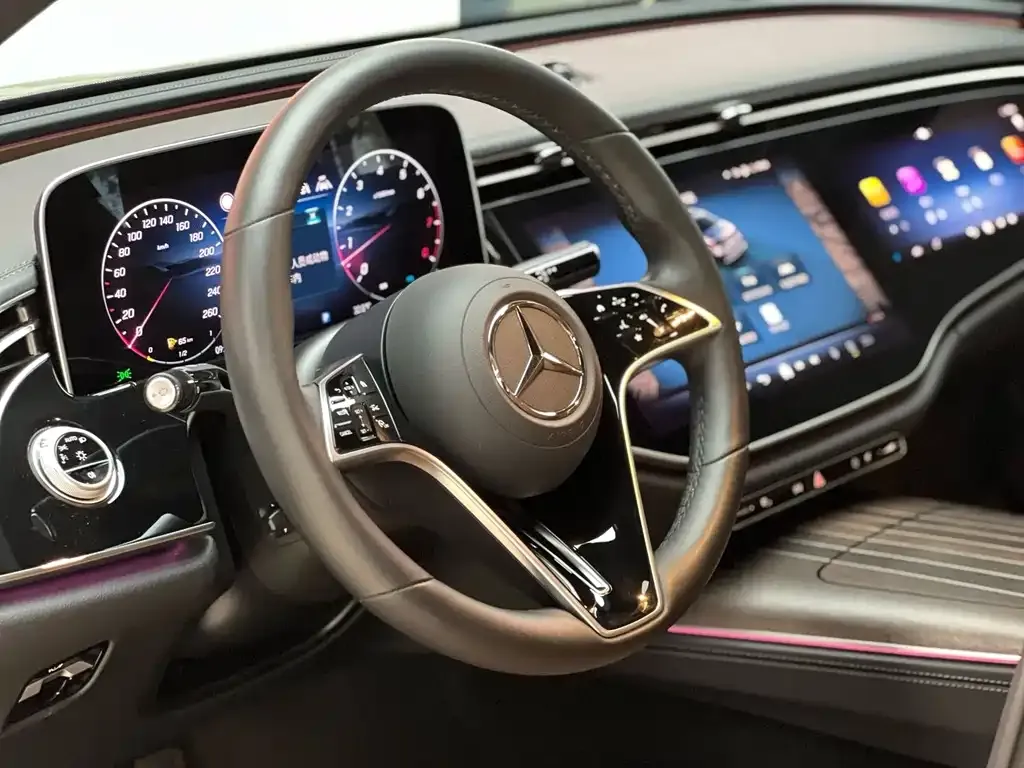 Mercedes-Benz E-Class — фото 10