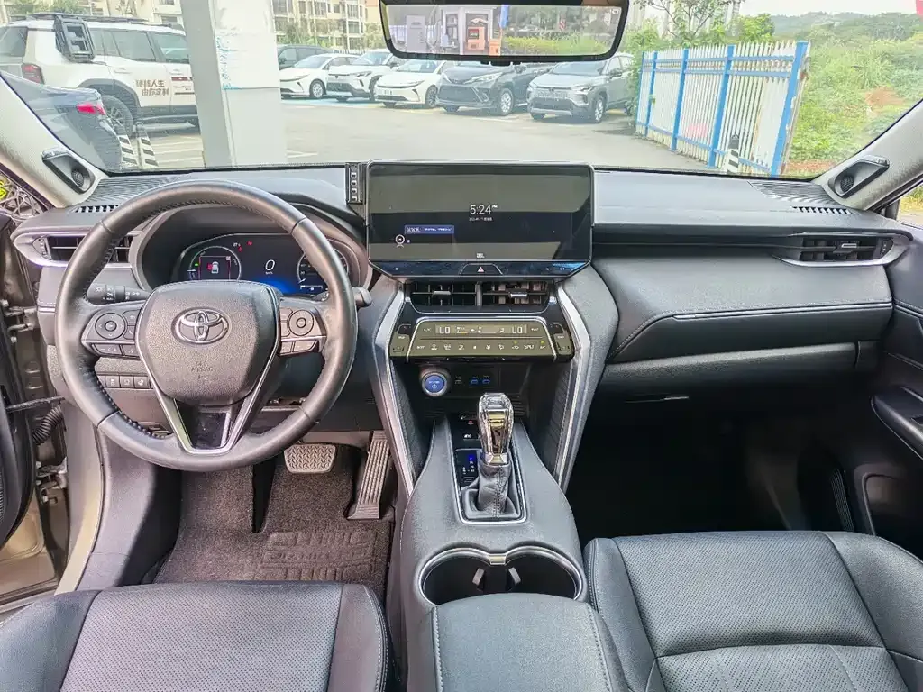 Toyota Harrier — фото 3