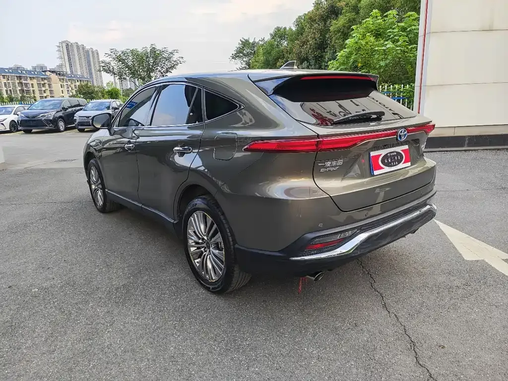 Toyota Harrier — фото 4