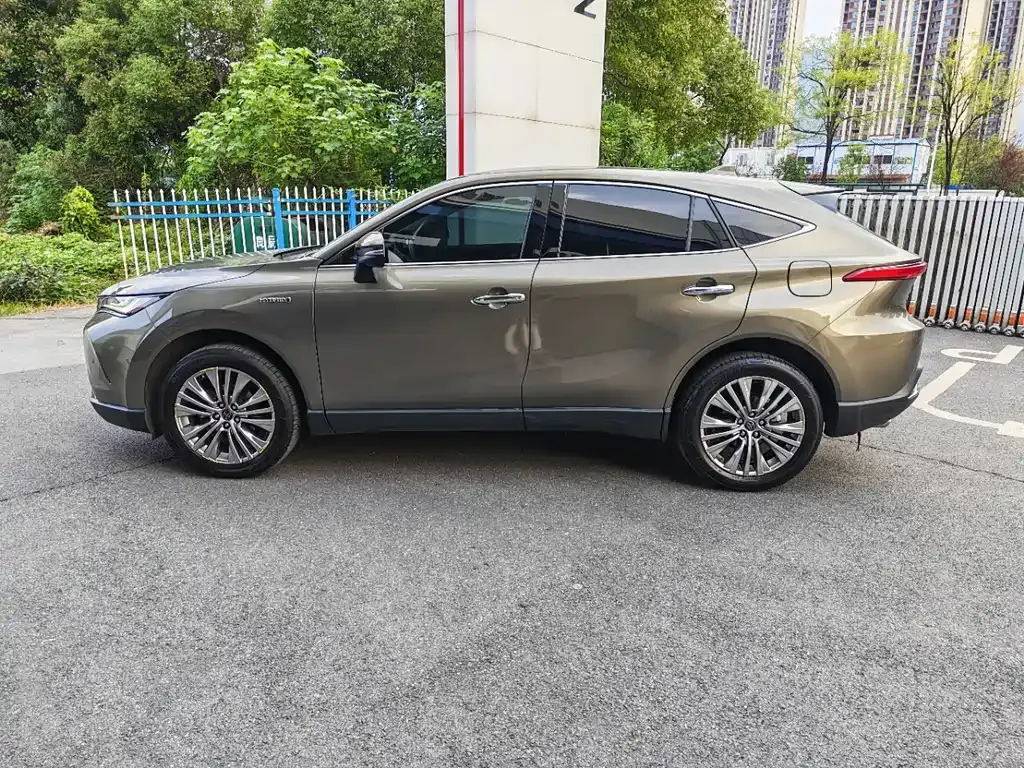 Toyota Harrier — фото 7