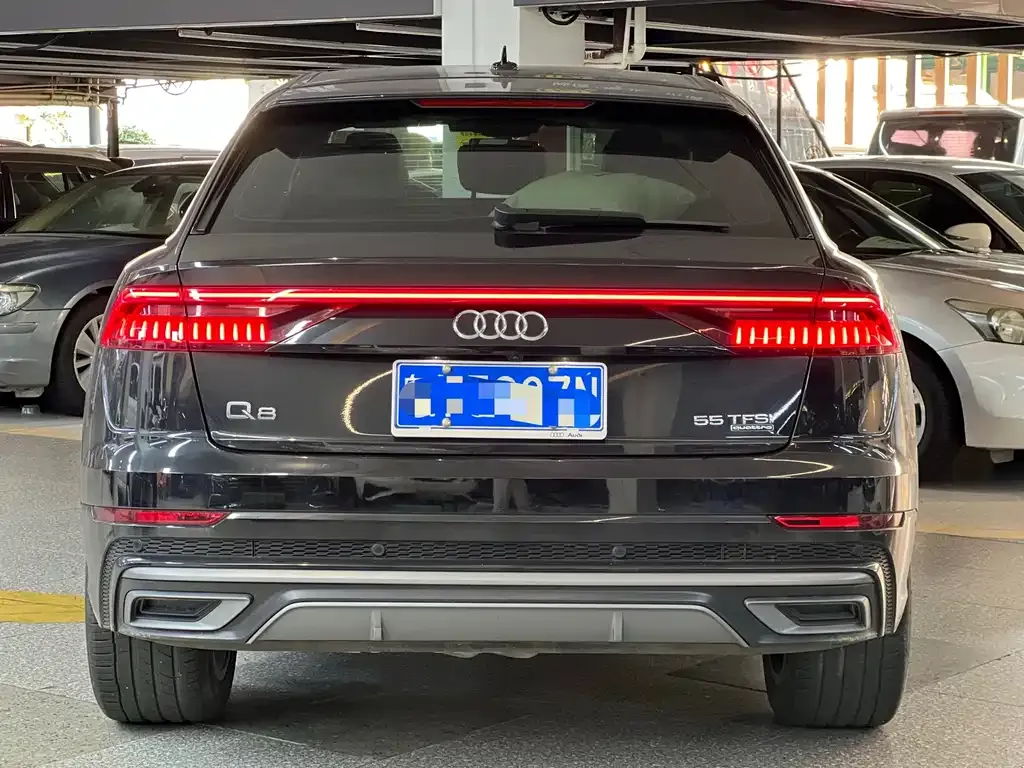 Audi Q8 — фото 7