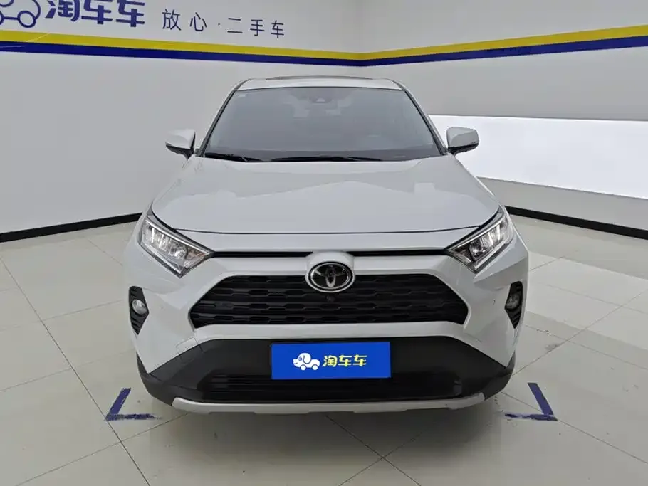 Toyota RAV4 — фото 2