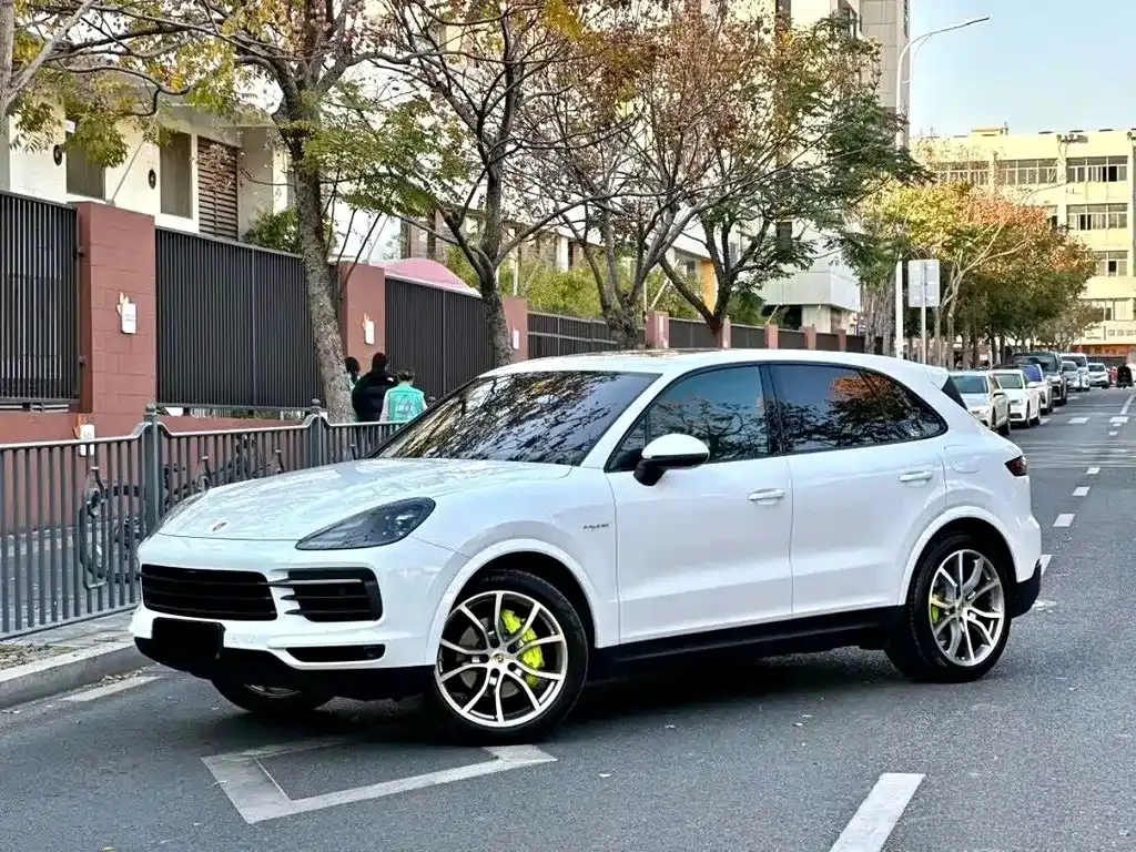Porsche Cayenne Hybrid — фото 1