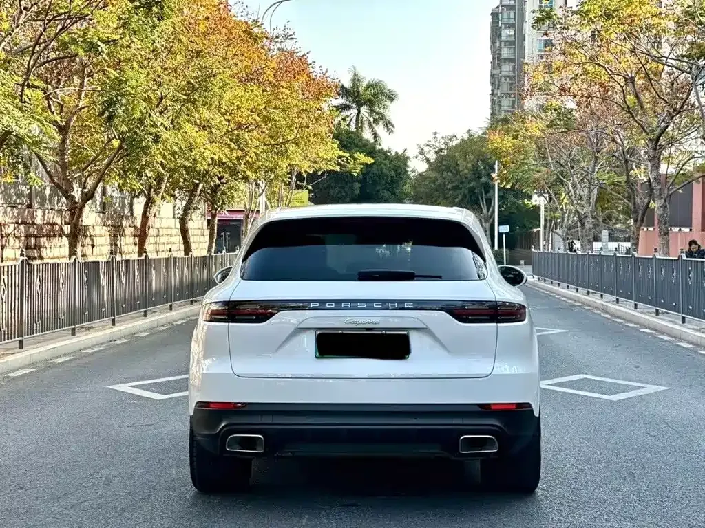 Porsche Cayenne Hybrid — фото 7