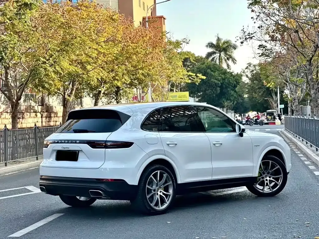 Porsche Cayenne Hybrid — фото 3