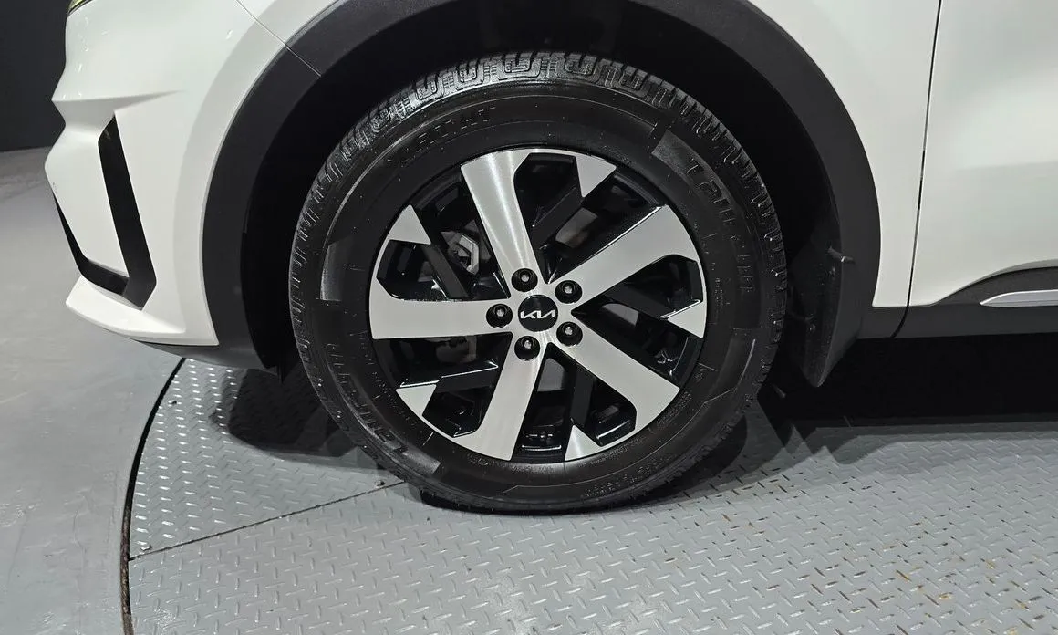 Kia Sorento — фото 5