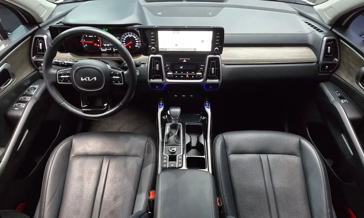 Kia Sorento — фото 8