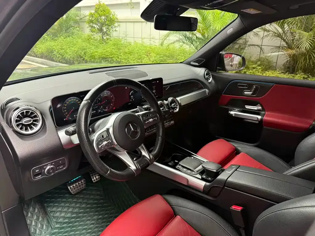 Mercedes-Benz GLB AMG — фото 2