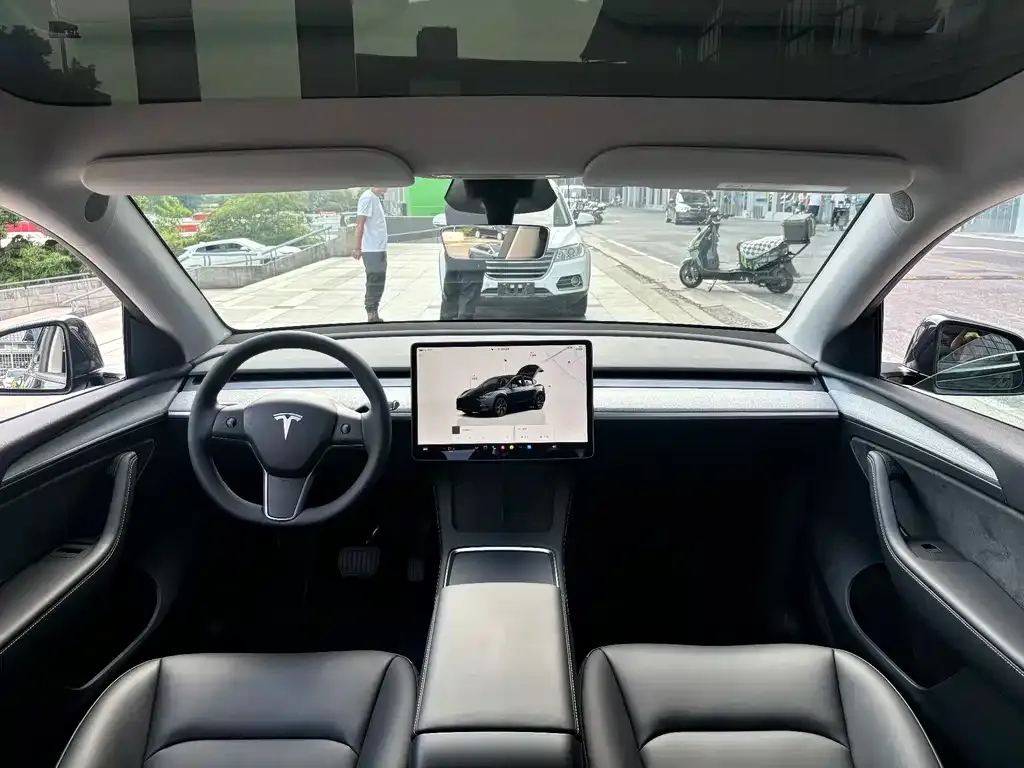 Tesla Model Y — фото 4