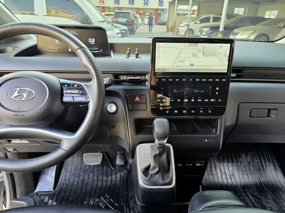 Hyundai Staria — фото 2