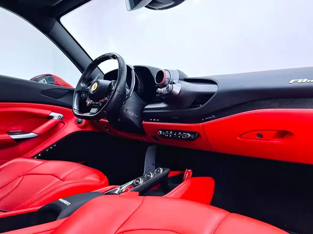 Ferrari F8 — фото 6