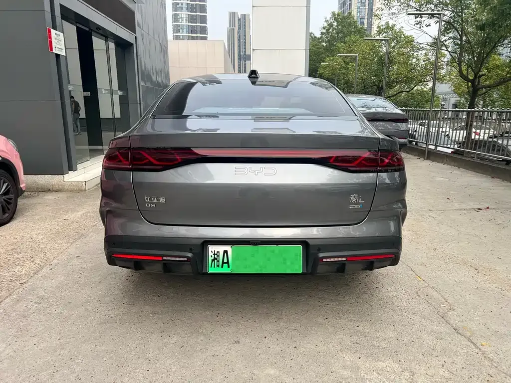 BYD Qin L — фото 4
