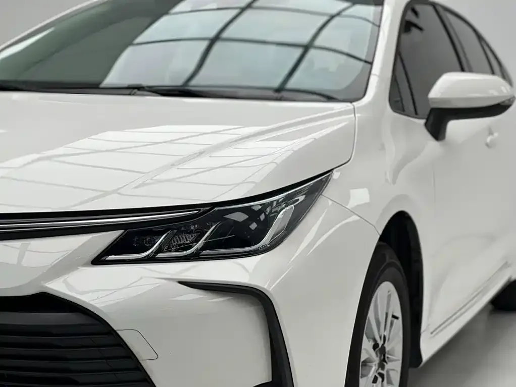 Toyota Corolla — фото 3