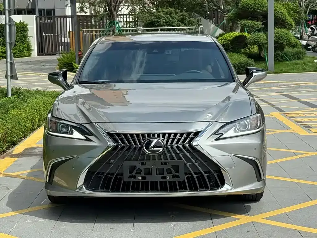 Lexus ES — фото 4