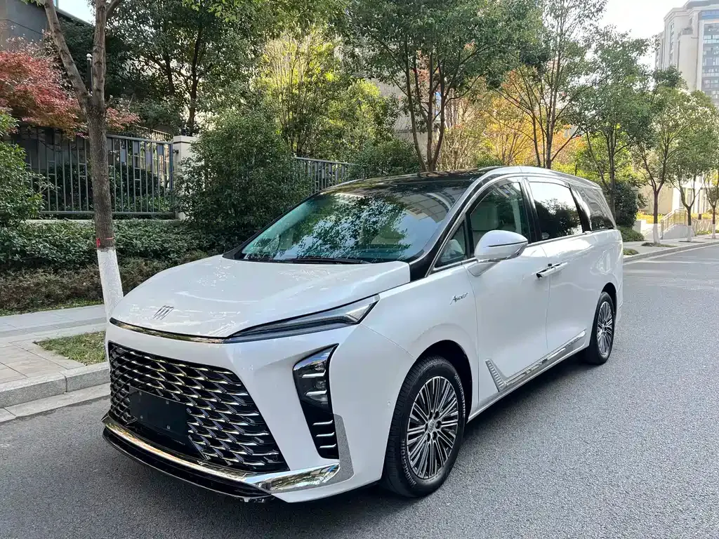 Buick GL8 Hybrid — фото 1