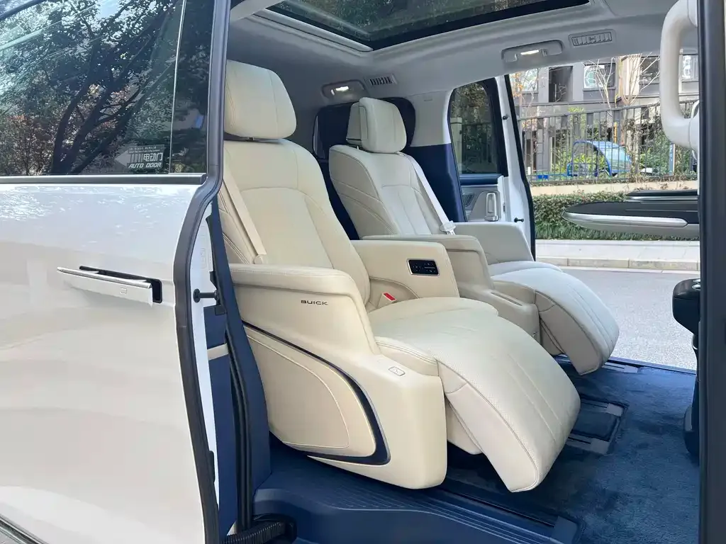 Buick GL8 Hybrid — фото 4