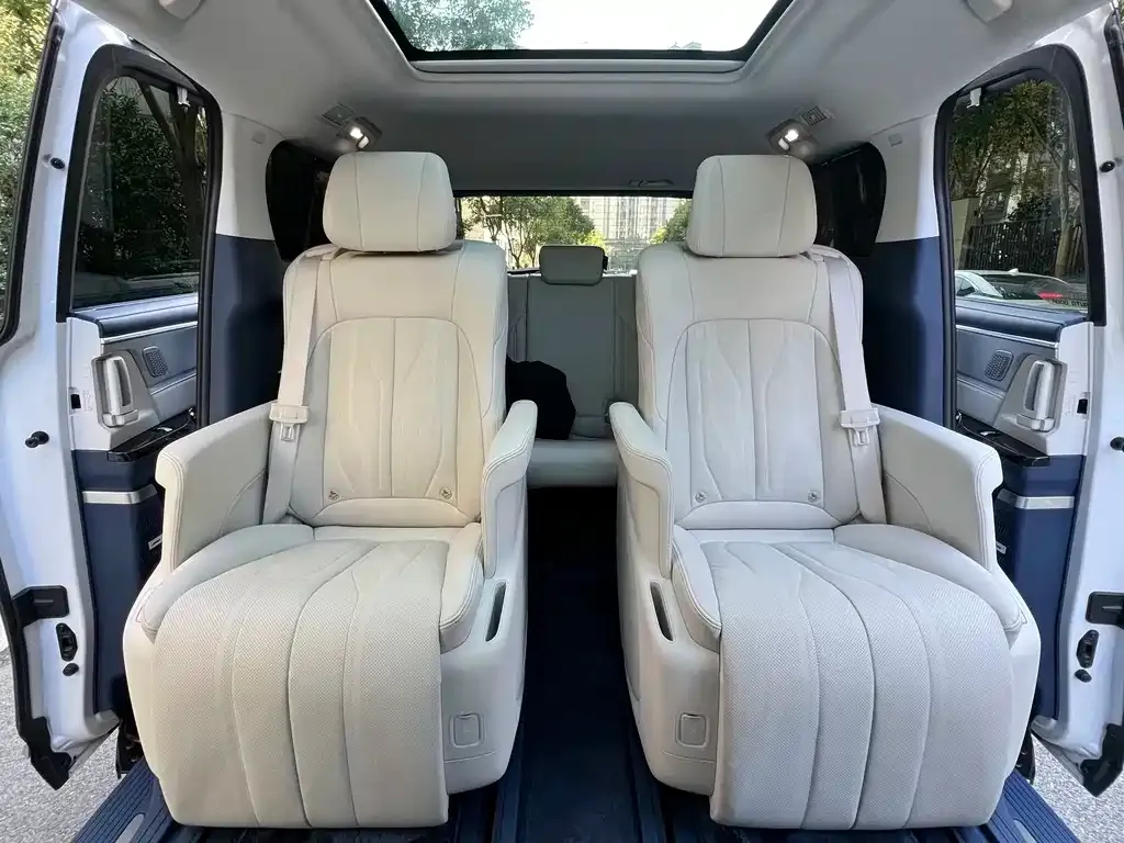 Buick GL8 Hybrid — фото 7