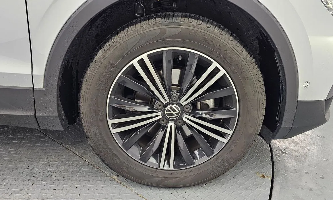 Volkswagen Tiguan — фото 7