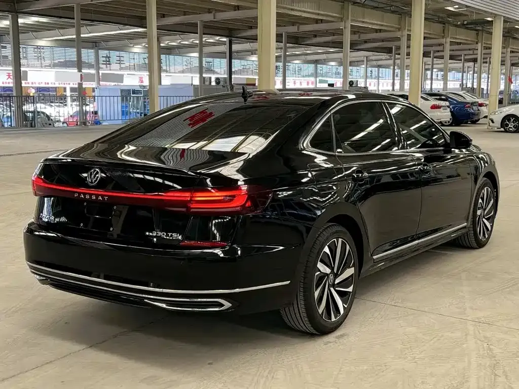 Volkswagen Passat — фото 5