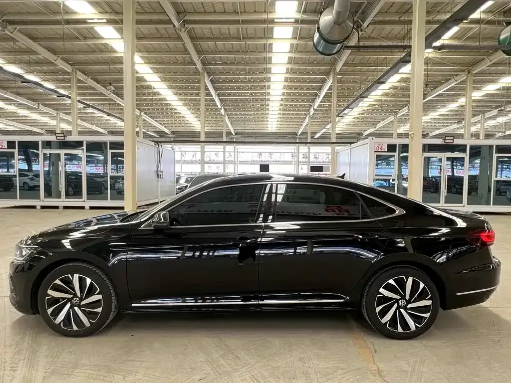 Volkswagen Passat — фото 9