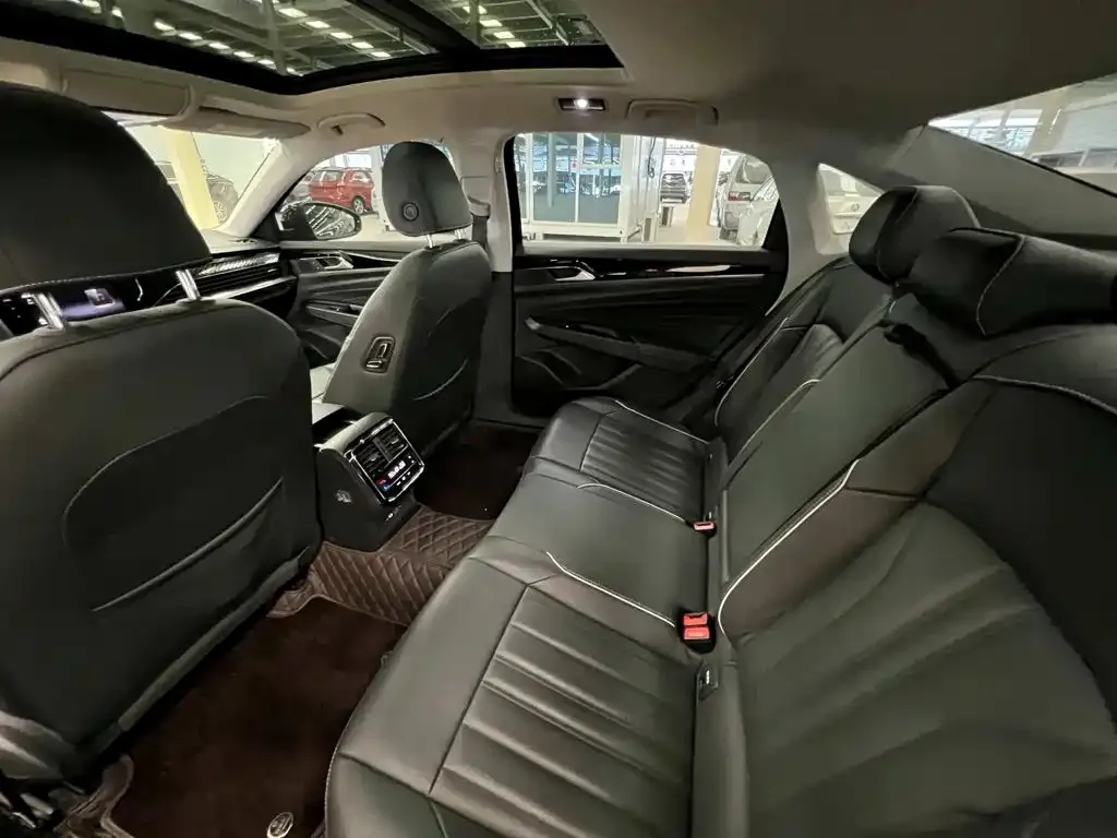 Volkswagen Passat — фото 2