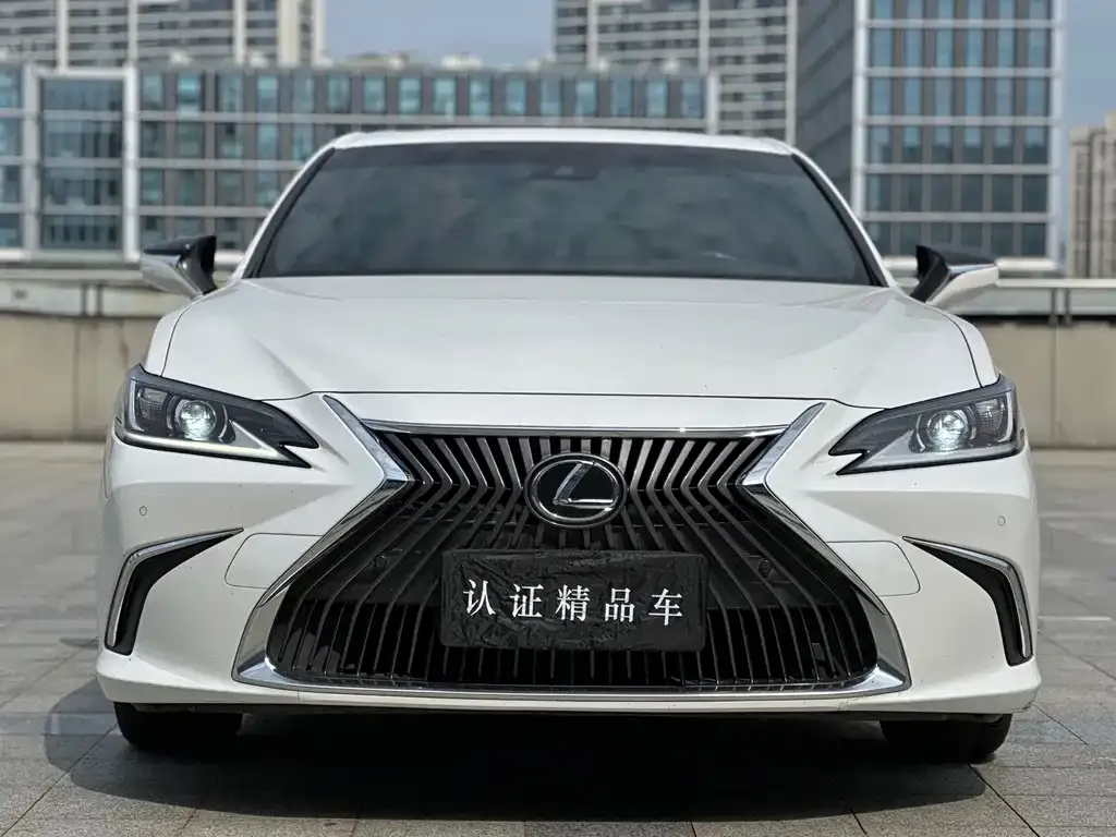Lexus ES — фото 4