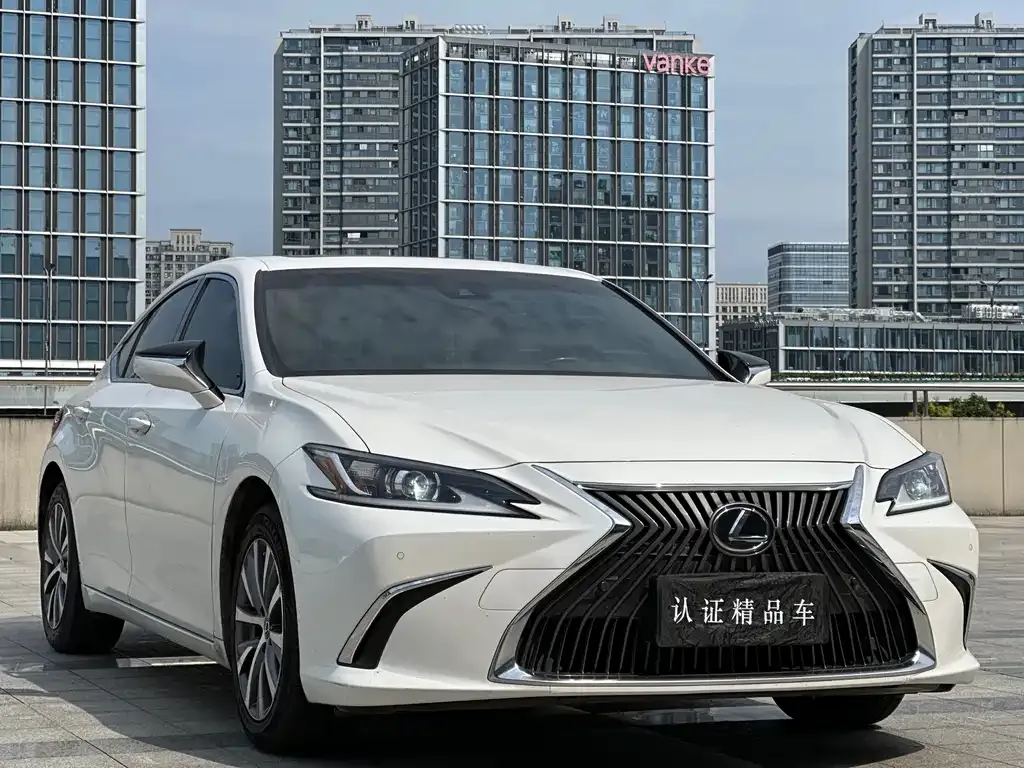 Lexus ES — фото 5