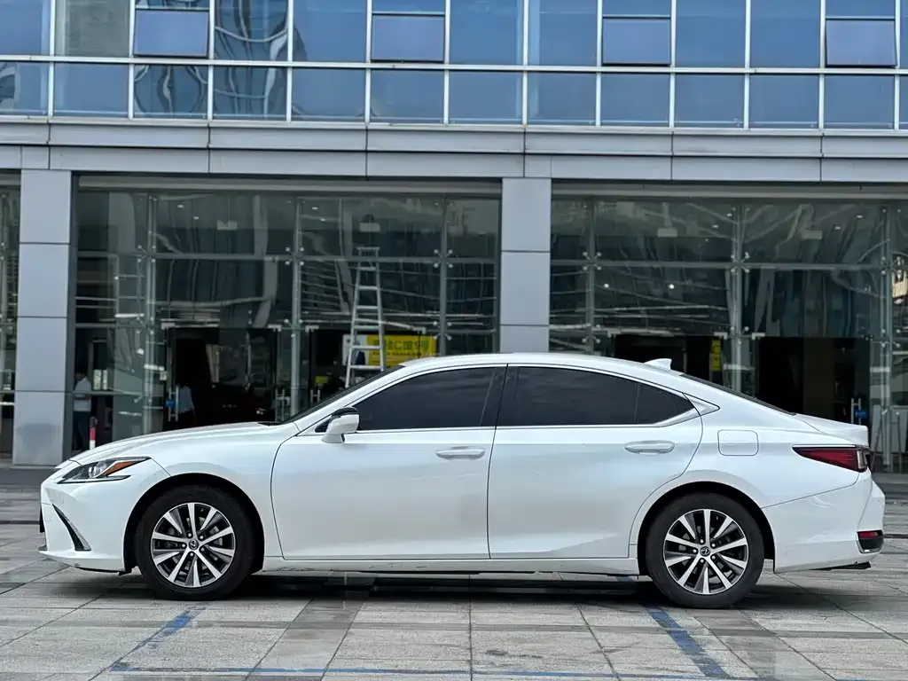 Lexus ES — фото 2