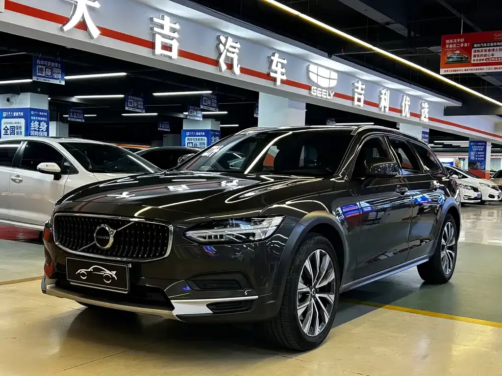 Volvo V90 — фото 1