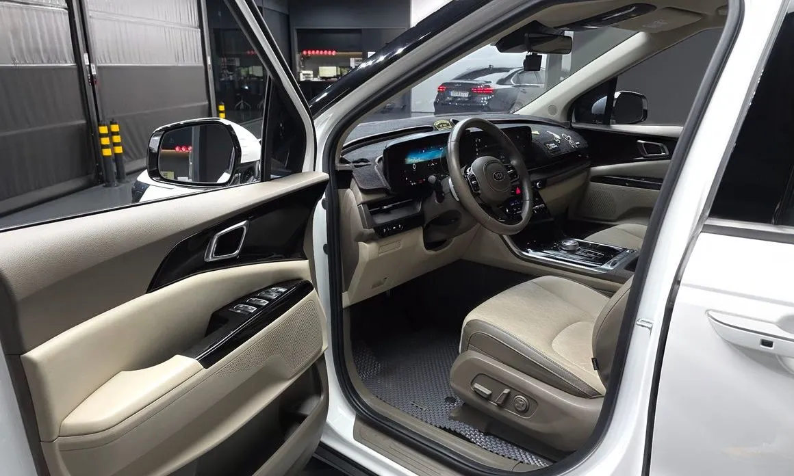 Kia Carnival — фото 10