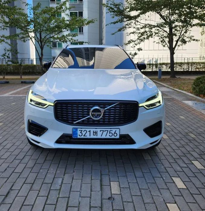 Volvo XC60 — фото 1