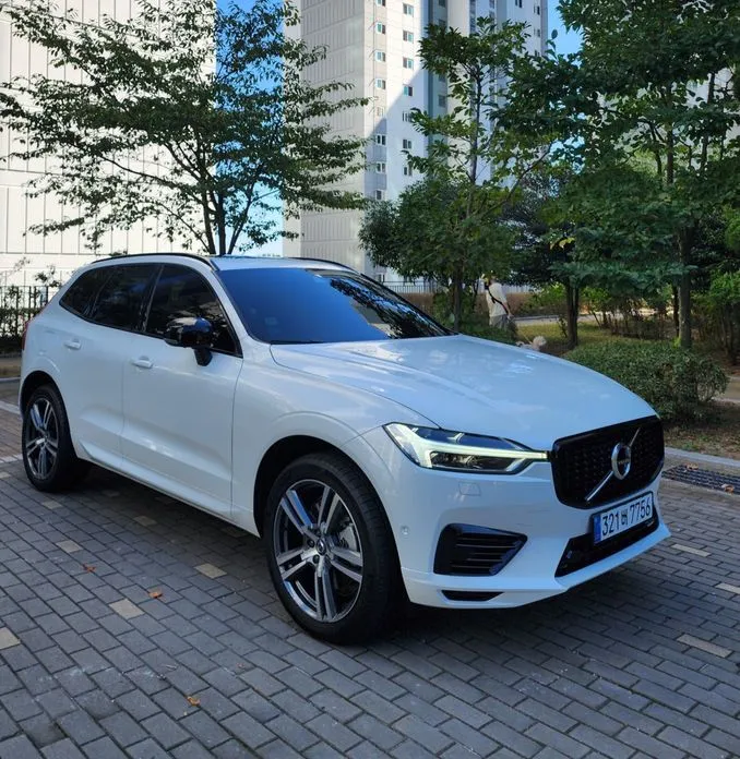 Volvo XC60 — фото 10