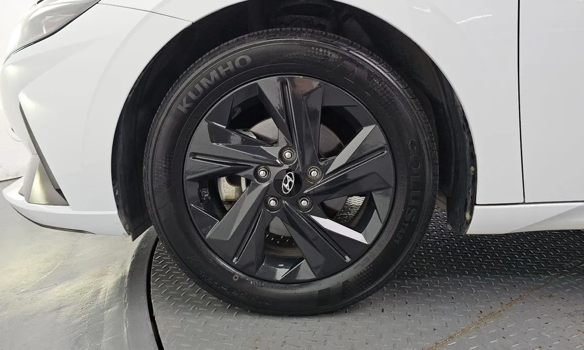 Hyundai AVANTE — фото 4