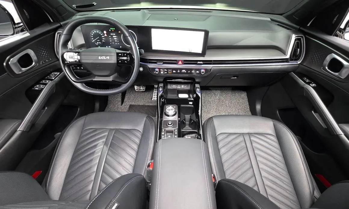 Kia Sorento — фото 9