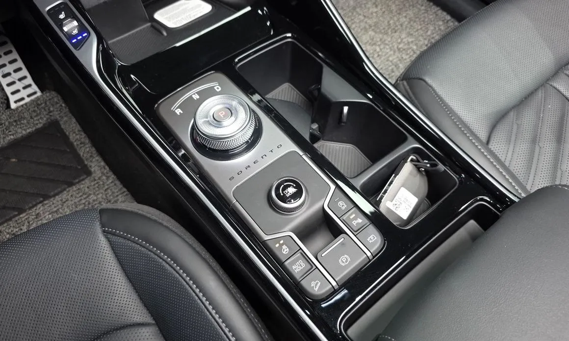 Kia Sorento — фото 10